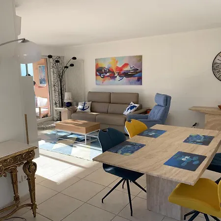 Du Palais -classe 4 Etoiles - Axelle Loc'appart דירה